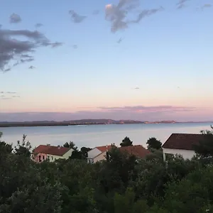uzniks-apartments.hotelinzadar.com/